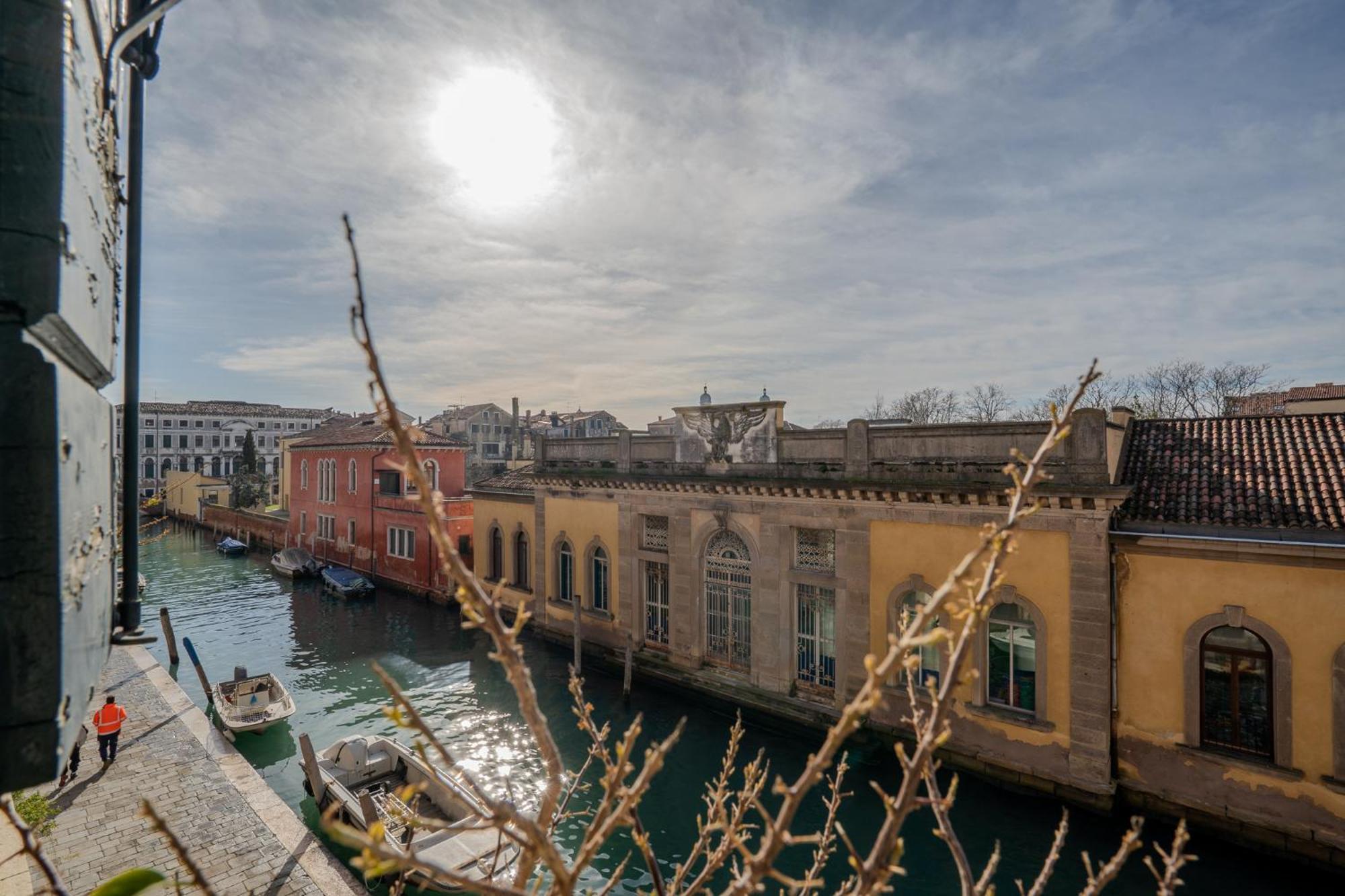 Superior Double Room Canal View
