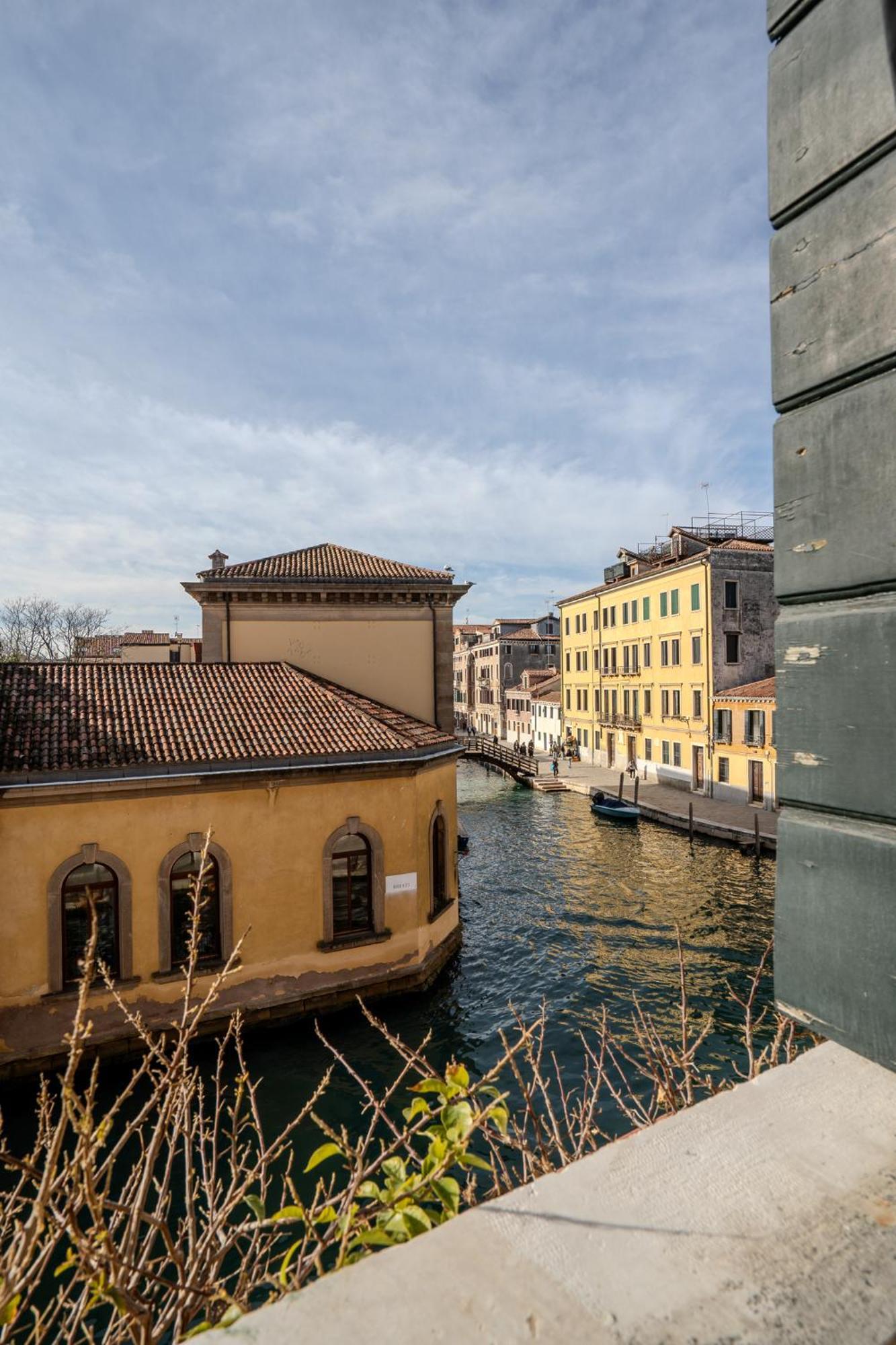 Superior Double Room Canal View