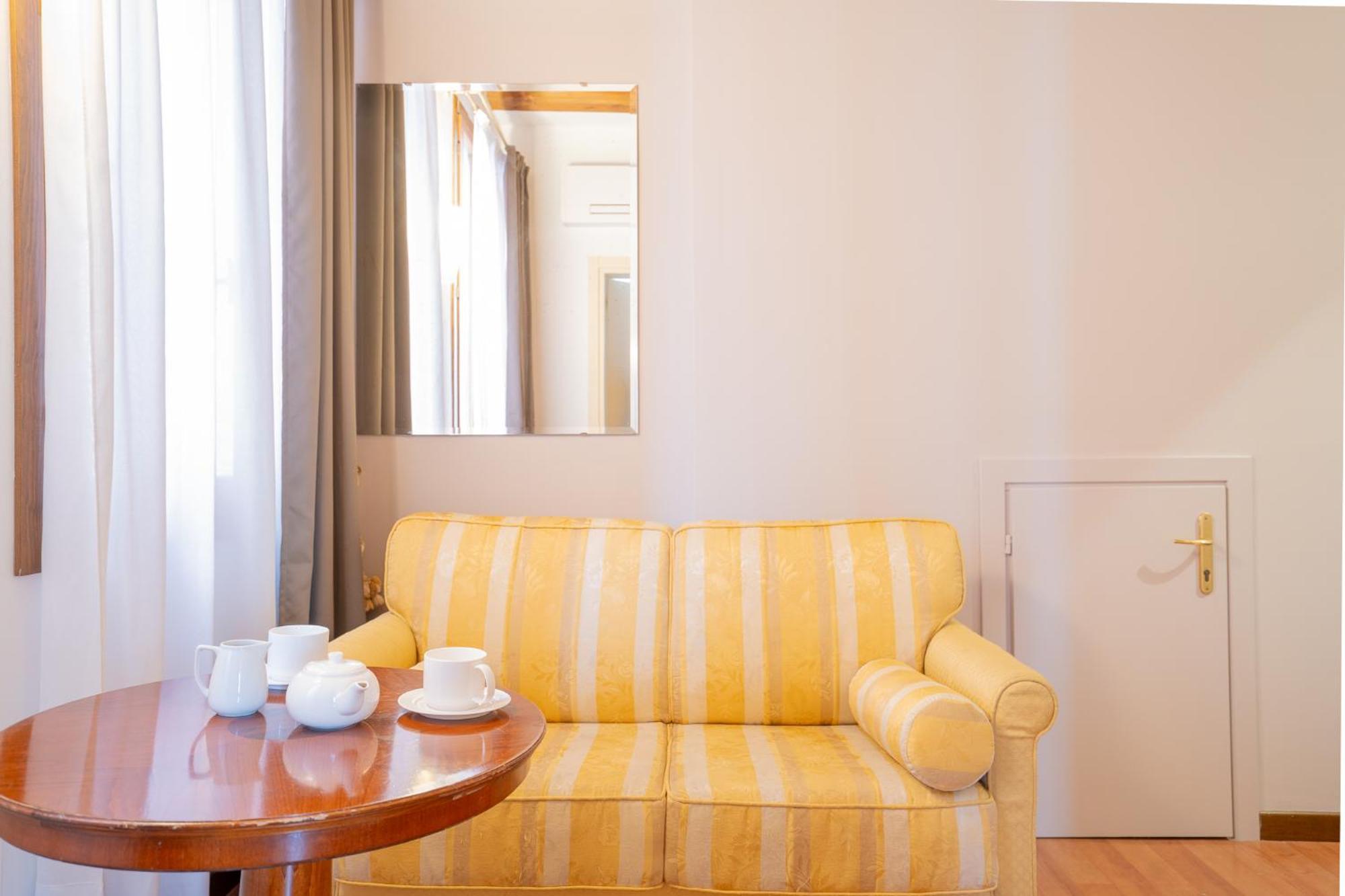 Superior Double Room Canal View