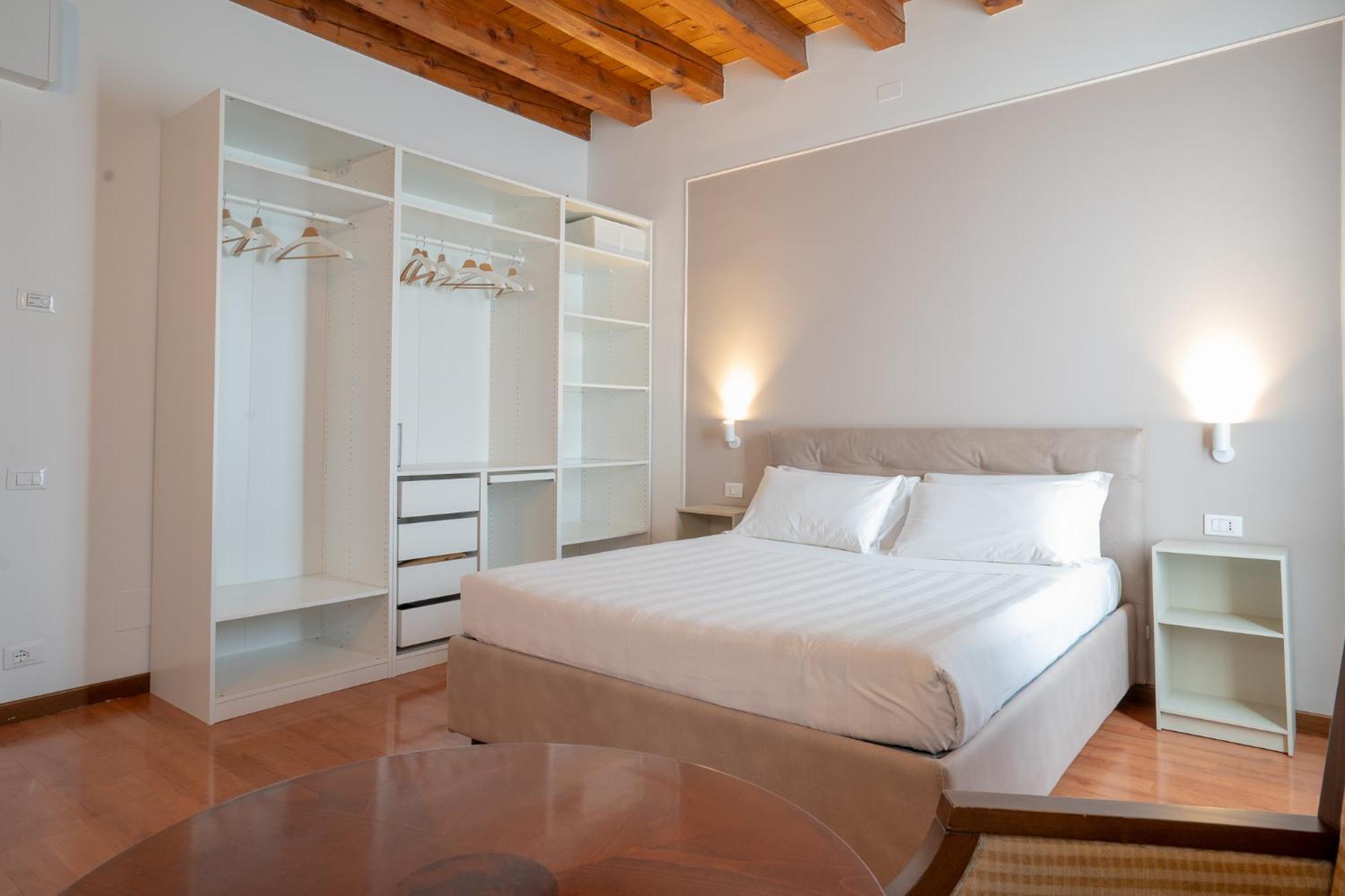 Superior Double Room Canal View