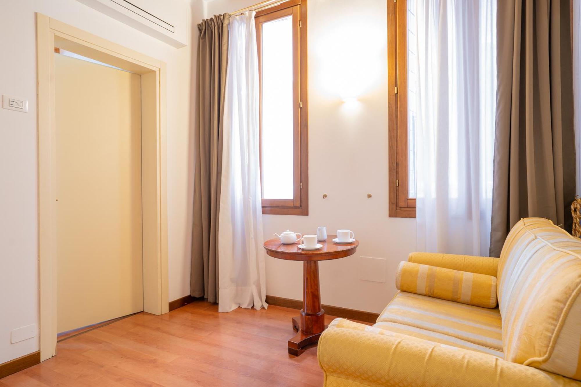 Superior Double Room Canal View